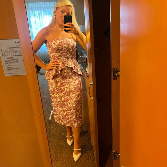 Tuckernuck Hyacinth House Rosewood Floral Roxanne Midi Dress - Picture 4 of 4